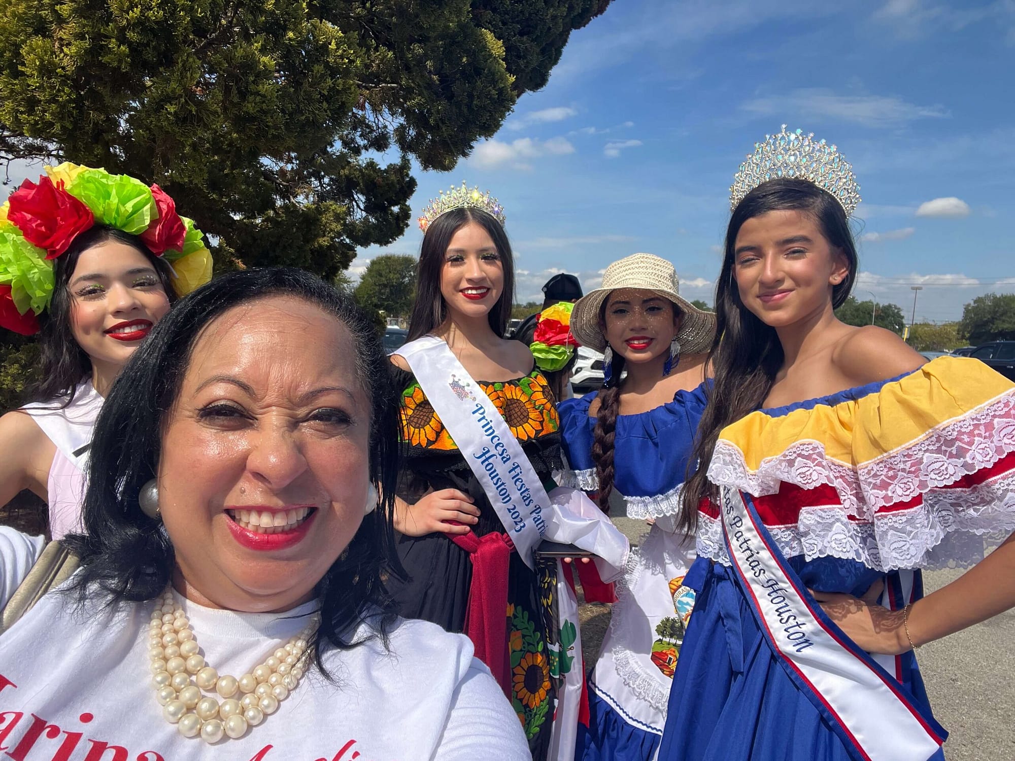 Queens - Mexican Dress